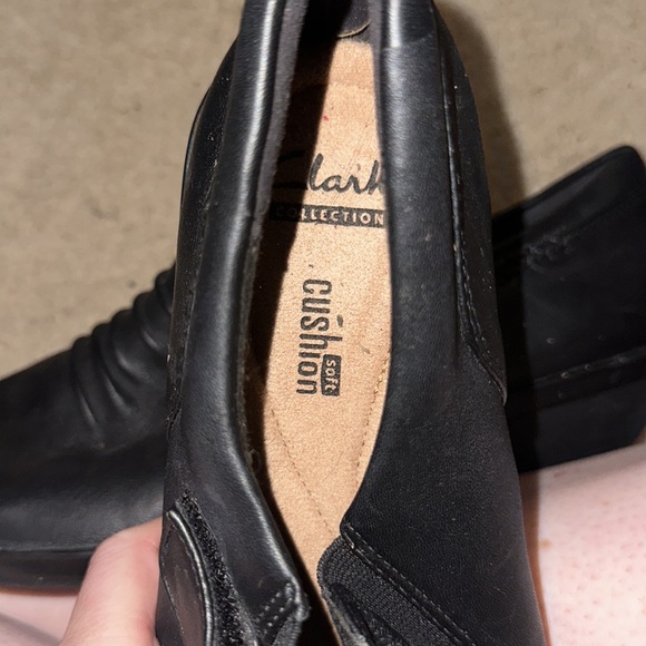 Clark’s New 8.5 Leather Shoes with Soft.Cushion - Picture 2 of 3